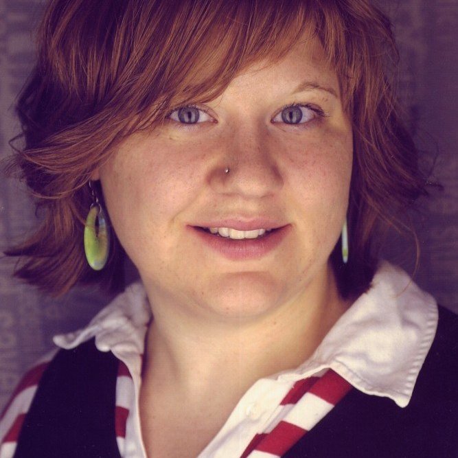 Silvia Geiger frá Þýskalandi.
EVS-Sjálfboðaliði í Glerárkirkju febrúar til júlí 2006
EVS-Sjálfboðaliðar koma til Íslands með stuðningi frá ungmennaáætlun ESB sem nefnist á íslensku Evrópa Unga Fólksins. Glerárkirkja starfar sem viðurkennd móttökusamtök.