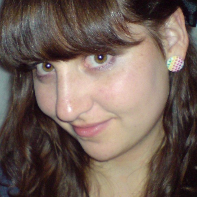 Yvonne Kodela frá Þýskalandi.
EVS-Sjálfboðaliði í Glerárkirkju febrúar 2010 til ágúst 2010.
EVS-Sjálfboðaliðar koma til Íslands með stuðningi frá ungmennaáætlun ESB sem nefnist á íslensku Evrópa Unga Fólksins. Glerárkirkja starfar sem viðurkennd móttökusamtök.