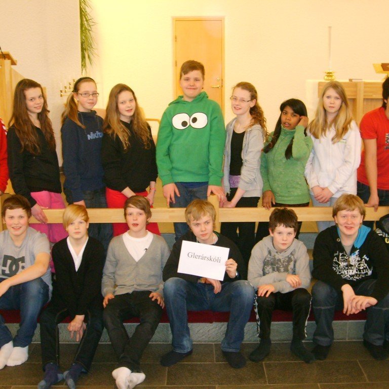 Fermingarfræðsluhópur vorið 2011 í Glerárkirkju.