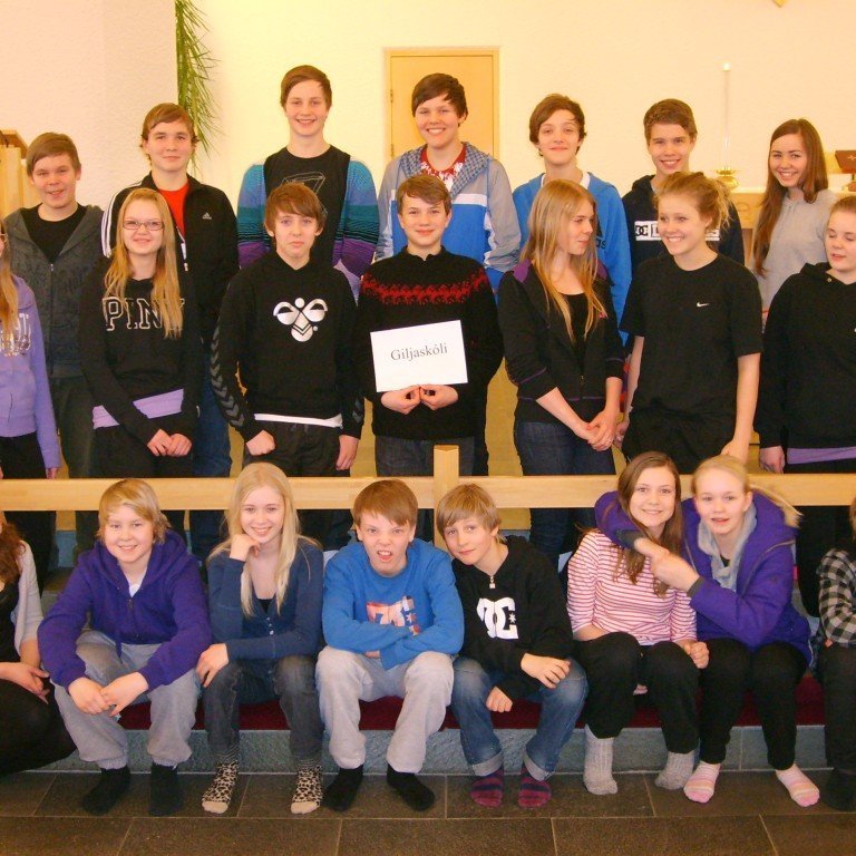 Fermingarfræðsluhópur vorið 2011 í Glerárkirkju.