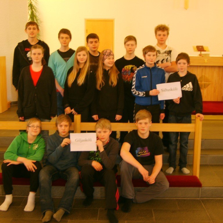 Fermingarfræðsluhópur vorið 2011 í Glerárkirkju.