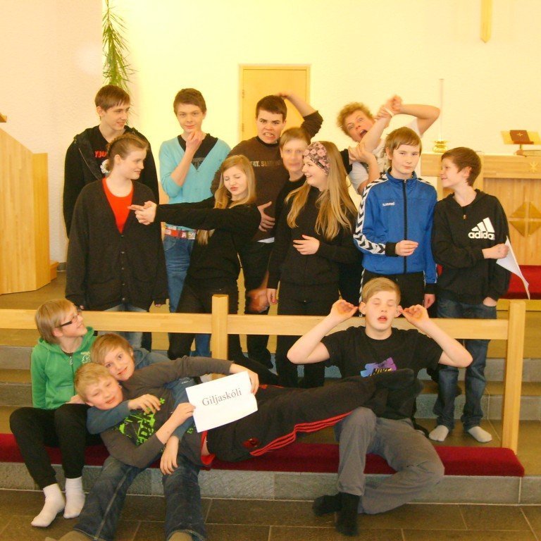 Fermingarfræðsluhópur vorið 2011 í Glerárkirkju.