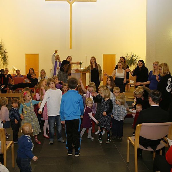 Frá fjölskylduguðsþjónustu í Glerárkirkju 18. desember 2011. Rúnar Þór frá Myndrún tók myndirnar.