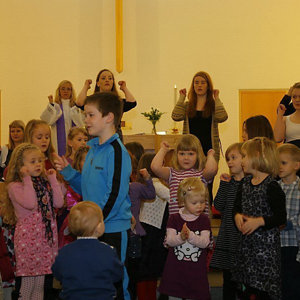 Frá fjölskylduguðsþjónustu í Glerárkirkju 18. desember 2011. Rúnar Þór frá Myndrún tók myndirnar.