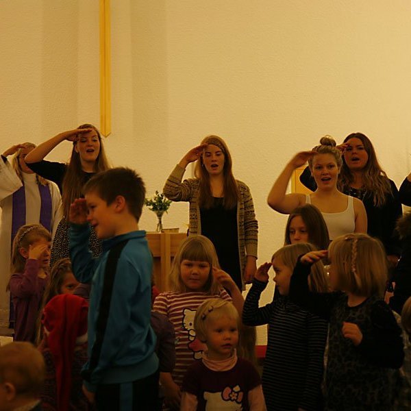 Frá fjölskylduguðsþjónustu í Glerárkirkju 18. desember 2011. Rúnar Þór frá Myndrún tók myndirnar.