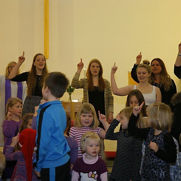 Frá fjölskylduguðsþjónustu í Glerárkirkju 18. desember 2011. Rúnar Þór frá Myndrún tók myndirnar.