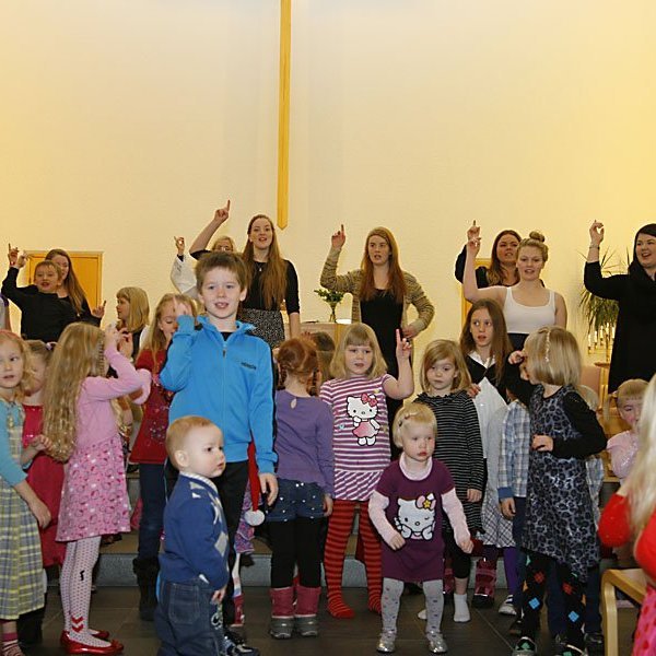 Frá fjölskylduguðsþjónustu í Glerárkirkju 18. desember 2011. Rúnar Þór frá Myndrún tók myndirnar.