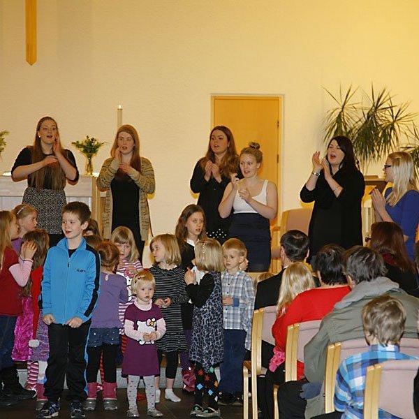 Frá fjölskylduguðsþjónustu í Glerárkirkju 18. desember 2011. Rúnar Þór frá Myndrún tók myndirnar.