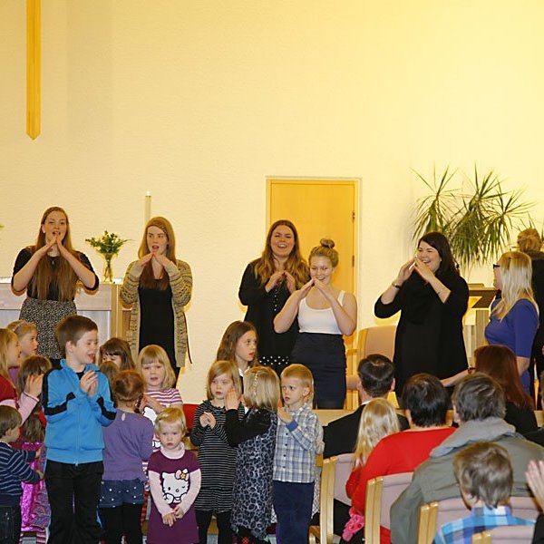 Frá fjölskylduguðsþjónustu í Glerárkirkju 18. desember 2011. Rúnar Þór frá Myndrún tók myndirnar.