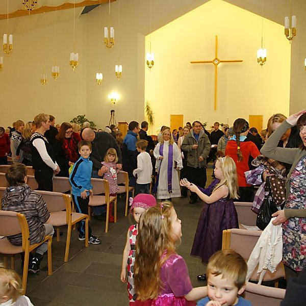 Frá fjölskylduguðsþjónustu í Glerárkirkju 18. desember 2011. Rúnar Þór frá Myndrún tók myndirnar.