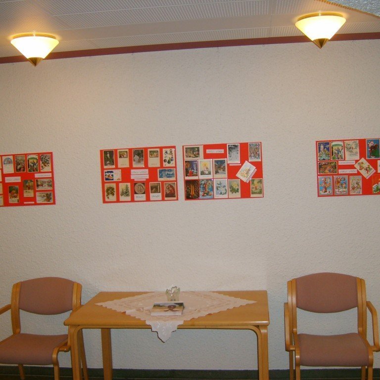 Frá jólakortasýningu á aðventu 2011 í Glerárkirkju.