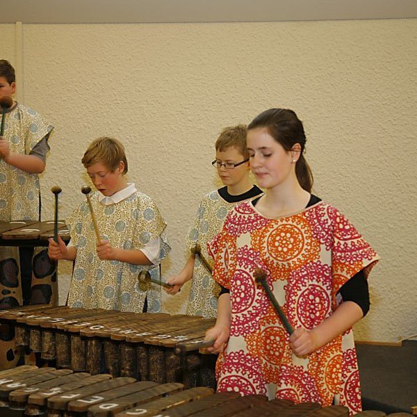 Marimbasveitin Mandisa lék í fjölskylduguðsþjónustu í Glerárkirkju, 18. desember 2011.