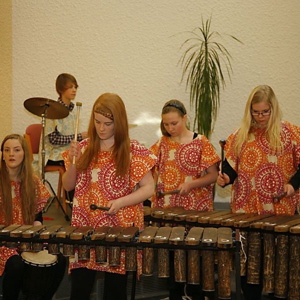 Marimbasveitin Mandisa lék í fjölskylduguðsþjónustu í Glerárkirkju, 18. desember 2011.