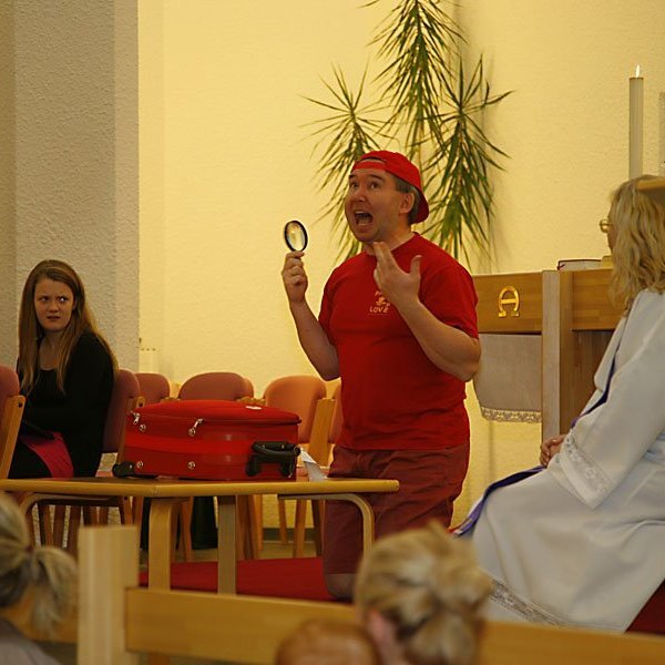 ,,ég skil ekki allt, getur þú hjálpað mér prestur?