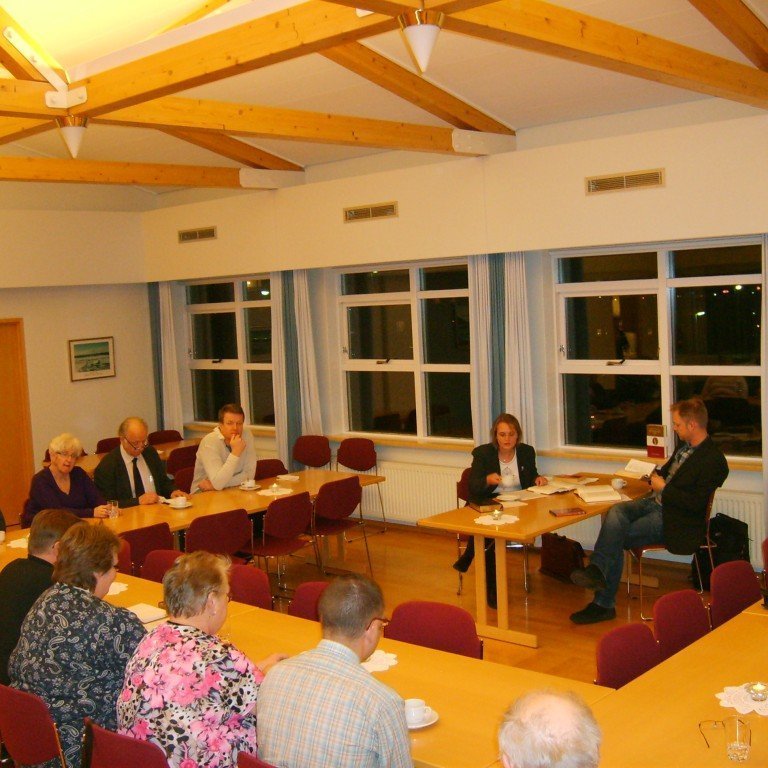 Fræðslu- og umræðukvöldin fara fram í safnaðarsal Glerárkirkju.