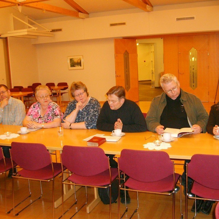 Umræðustjóri kvöldsins var sr. Guðmundur Guðmundsson (hér fyrir miðri mynd).
