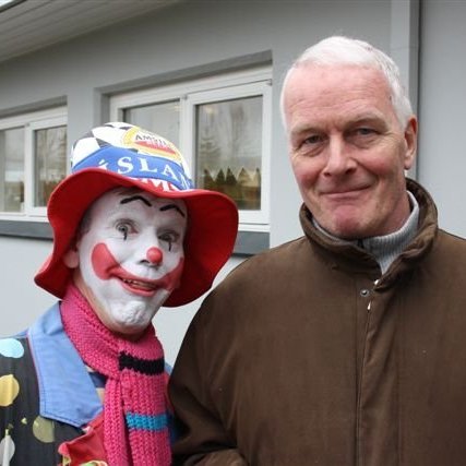 Það fór vel á með þeim Skralla Trúð og Sverri húsverði.