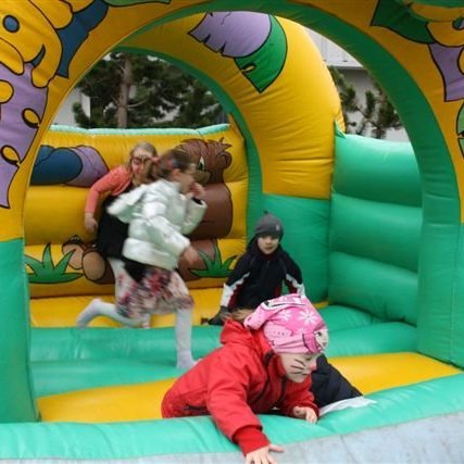 KFUM og KFUK á Norðurlandi lánaði okkur hoppukastala - takk fyrir það.