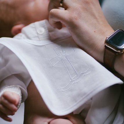 anna-hecker-ecbxfguigem-unsplash