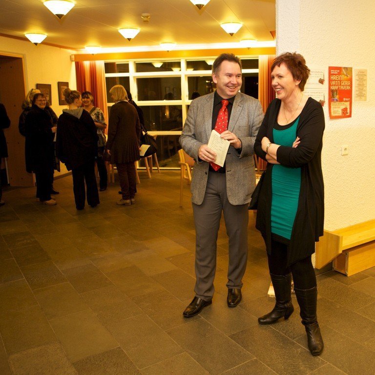 Pétur Björgvin Þorsteinsson djákni í Glerárkirkju og Gunnhildur Helgadóttir formaður afmælisnefndar. Ljósmynd: Bjarni Eiríksson.