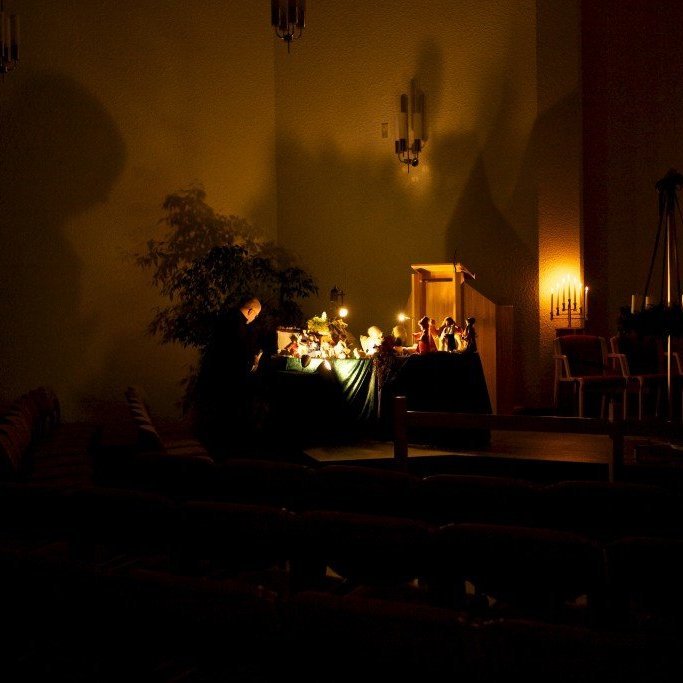 Á aðventu er biblíubrúðum stillt upp í Glerárkirkju, kirkjugestum til yndisauka og til notkunar í aðventuheimsóknum í kirkjuna.
Brúðurnar eru handverk Regínu B. Þorsteinsson, hjúkrunarfræðings á FSA. Ljósmynd: Bjarni Eiríksson.