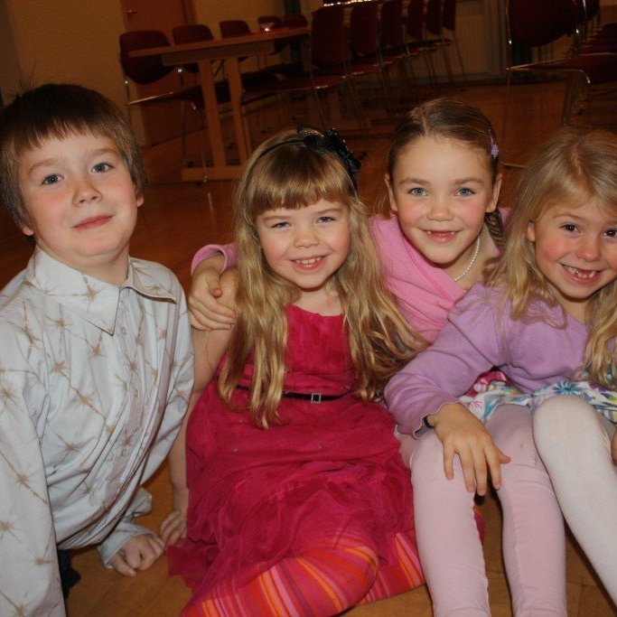 Baksvi&eth;s - allir a&eth; kl&aacute;rir fyrir a&eth;ventukv&ouml;ld.