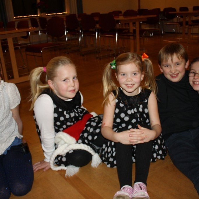 Baksvi&eth;s - allir a&eth; kl&aacute;rir fyrir a&eth;ventukv&ouml;ld.