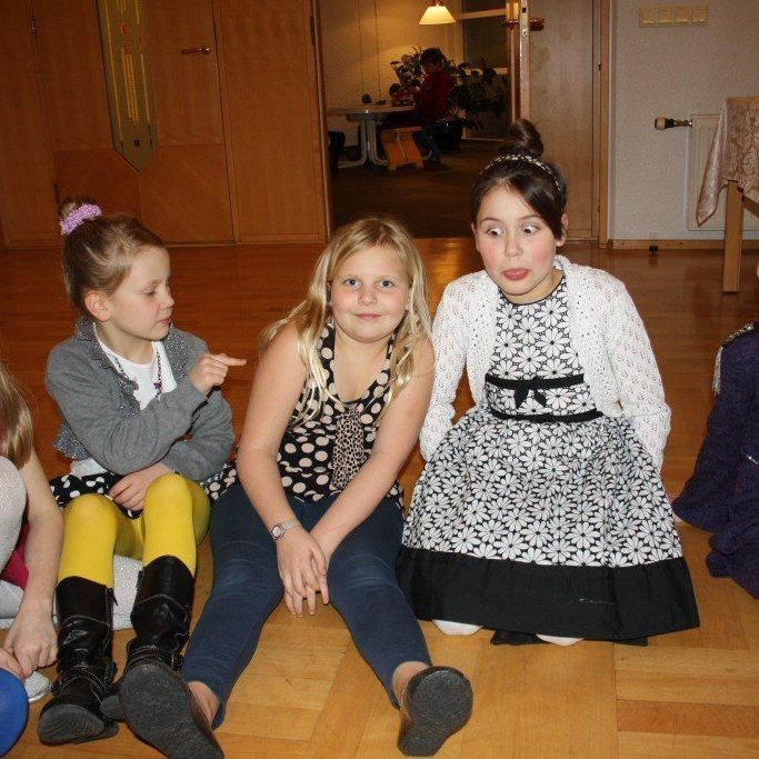 Baksvi&eth;s - allir a&eth; kl&aacute;rir fyrir a&eth;ventukv&ouml;ld.