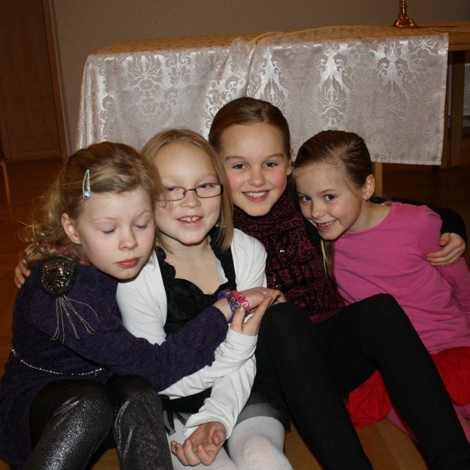 Baksvi&eth;s - allir a&eth; kl&aacute;rir fyrir a&eth;ventukv&ouml;ld.