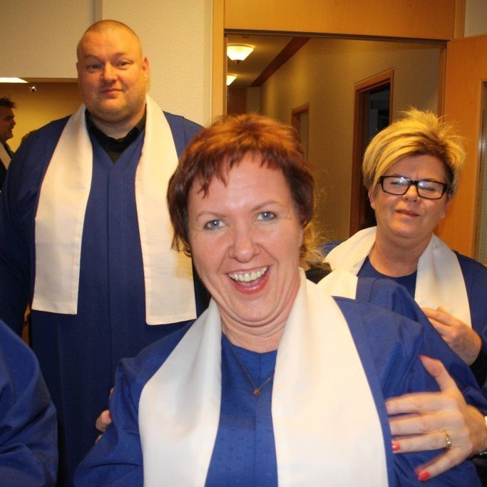 Baksvi&eth;s - allir a&eth; kl&aacute;rir fyrir a&eth;ventukv&ouml;ld.