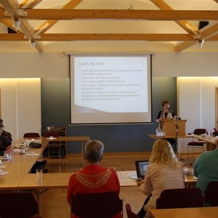 glerarkirkja2jun12-9-