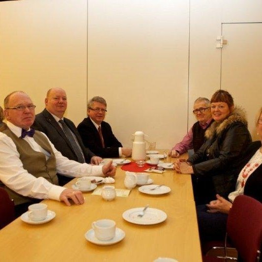 Eiríksson.Vinafundur að lokinni hátíðarmessu á vígsludegi Glerárkirkju, öðrum sunnudegi í aðventu 2012. Myndina tók Bjarni
Eiríksson.