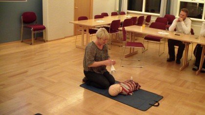 Myndir frá skyndihjálparnámskeiði