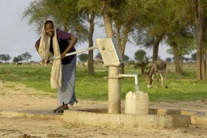 Vatn fyrir íbúa í Malaví, Úganda og Eþíópíu