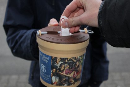 Mánudagur 12. nóvermber kl: 16:30  Bank bank... brunnur með þinni hjálp.