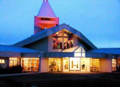 Listin, kirkjan og trúin