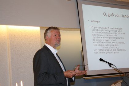 Fjölmenni á fyrirlestri Péturs Péturssonar