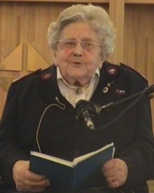 Knýjum á náðardyr Drottins