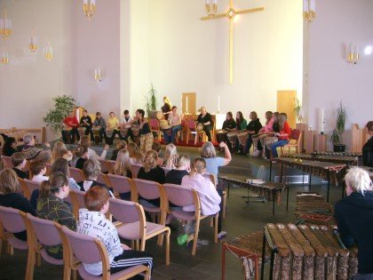 Barnasamvera og messa í Glerárkirkju.