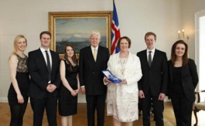 Biskup sæmdur stórkrossi