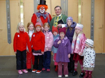 Sunndagskóli í safnaðarsal kl. 11.00