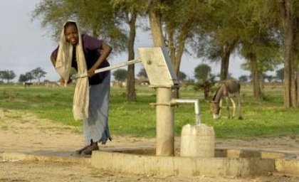 Vatn fyrir íbúa í Malaví, Úganda og Eþíópíu