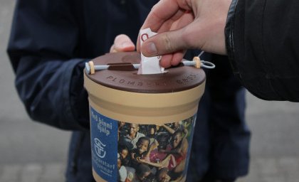 Mánudagur 12. nóvermber kl: 16:30  Bank bank... brunnur með þinni hjálp.