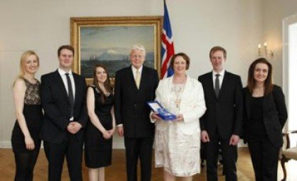 Biskup sæmdur stórkrossi